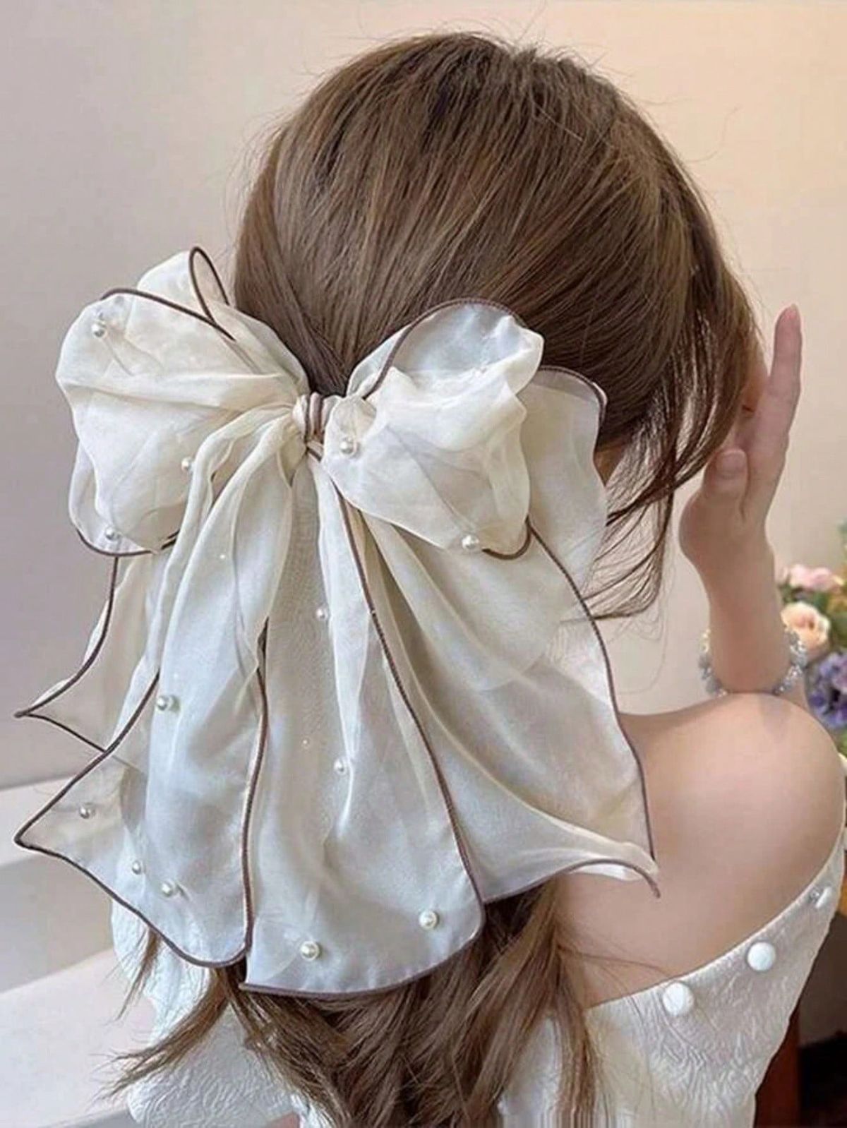 PEARL HAIR BOW CLIP.
