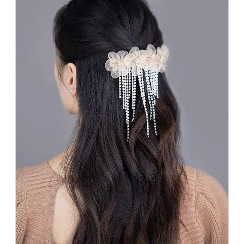 Flower Hair Clip With Rhinestone Chain.