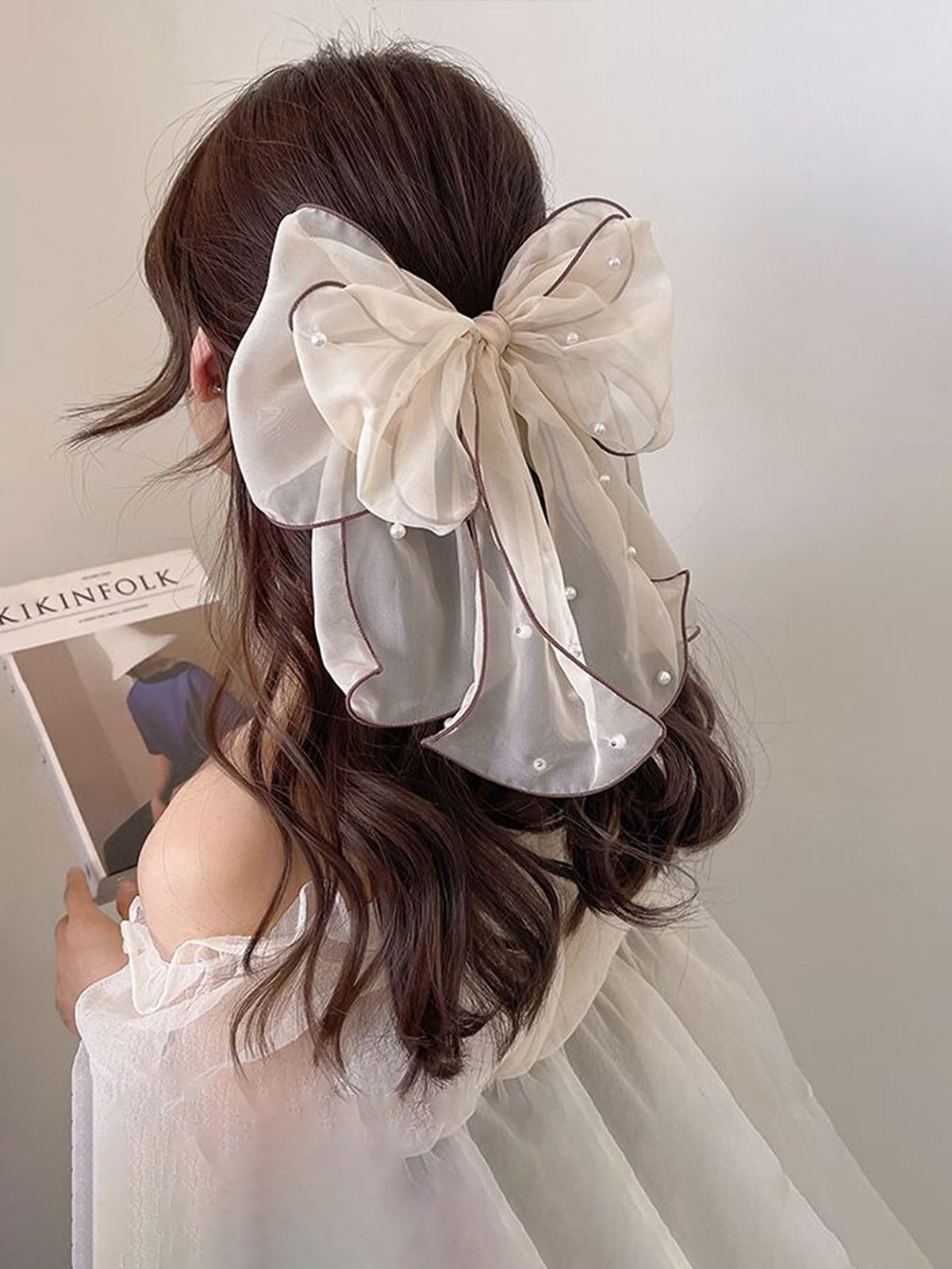PEARL HAIR BOW CLIP.
