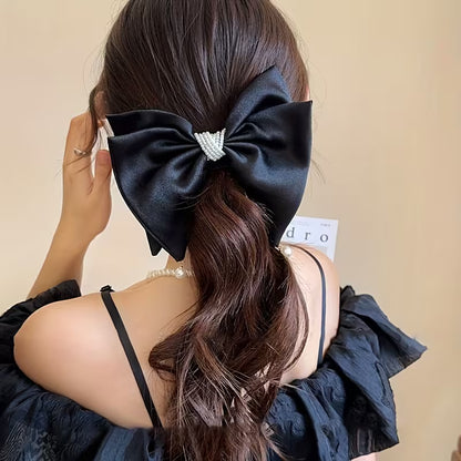 French-Style Vintage Bow & Imitation Pearl Hair Clip.