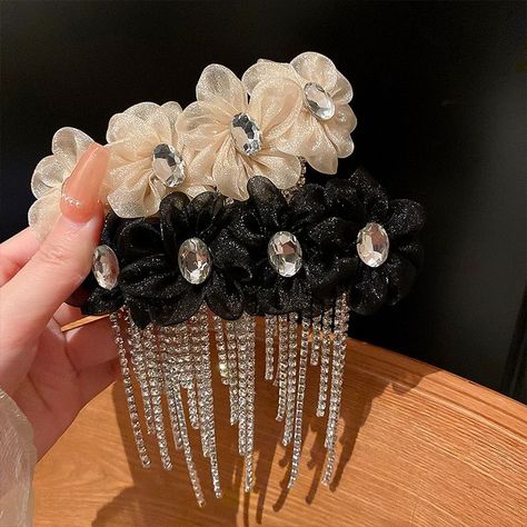 Flower Hair Clip With Rhinestone Chain.