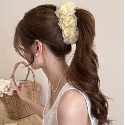 1pc Gentle Mesh Floral Claw Clip.